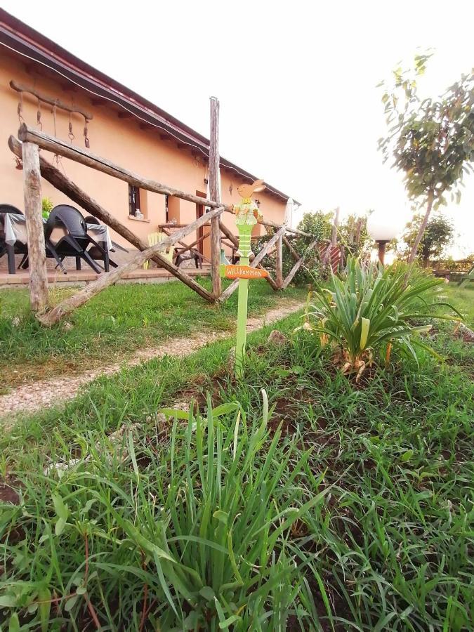 Casale Cavatella Bed and Breakfast Sermoneta Εξωτερικό φωτογραφία